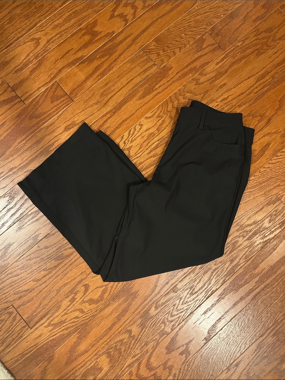 Lululemon Women’s Black Cropped Wide-Leg Pants